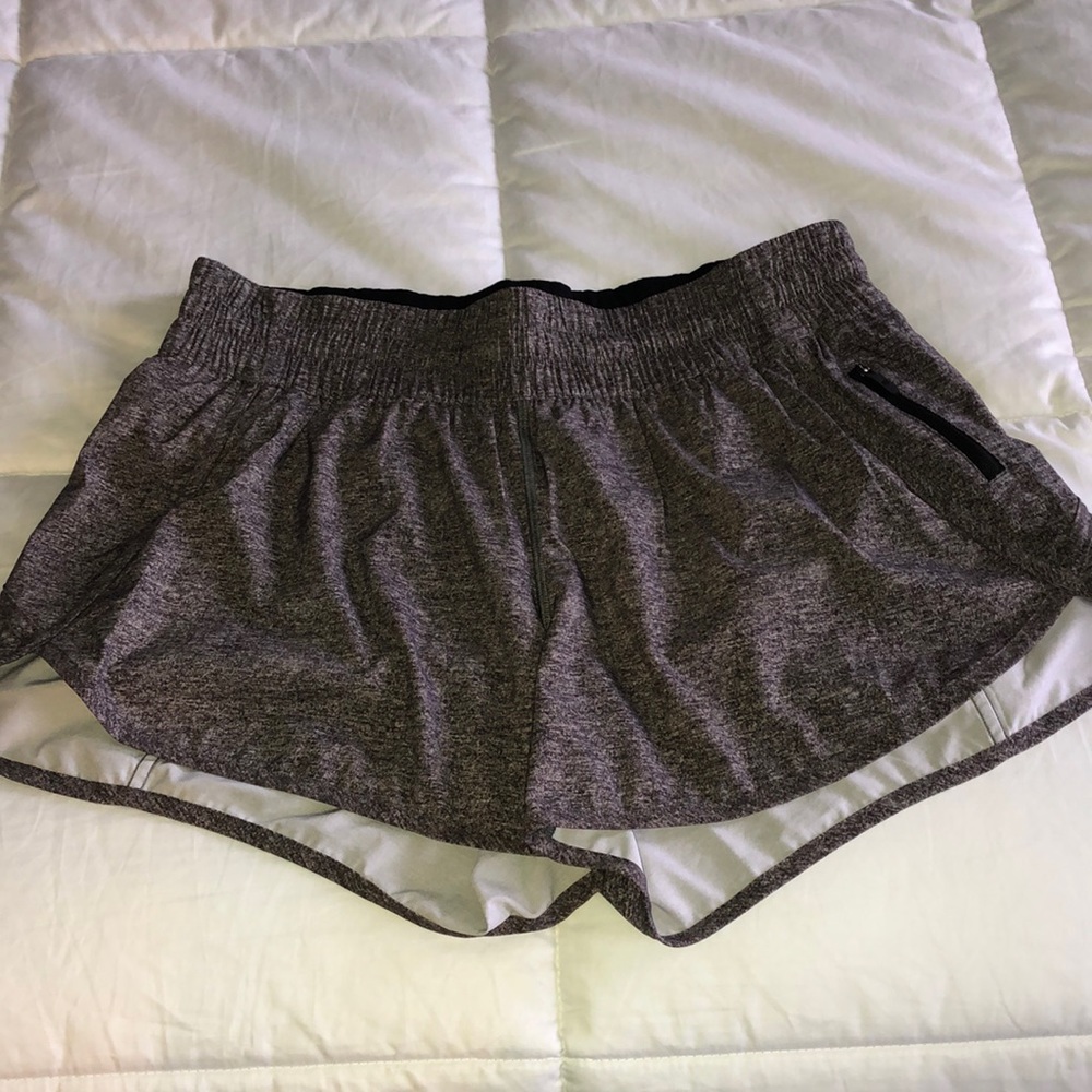 Lululemon tracker low-rise lined short 4